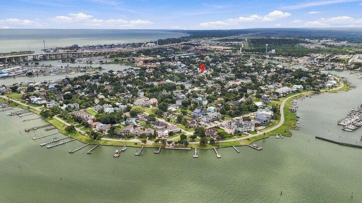 Property Photo:  920 Grove Road  TX 77565 