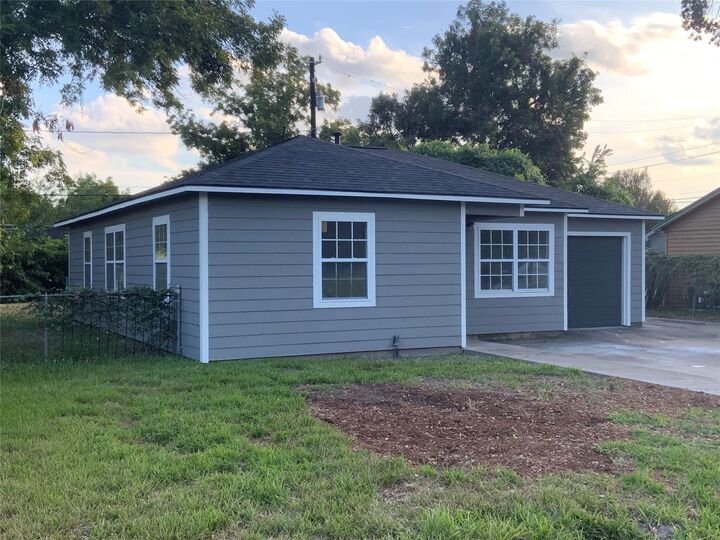 Property Photo:  610 Fostoria Lane  TX 77076 