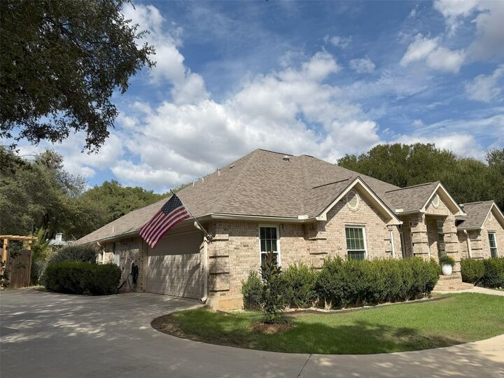 Property Photo: 115 Mesquite Circle TX 78108
