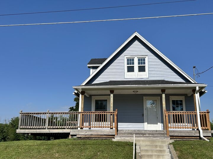 Property Photo:  912 E 25th Court  IA 50317 