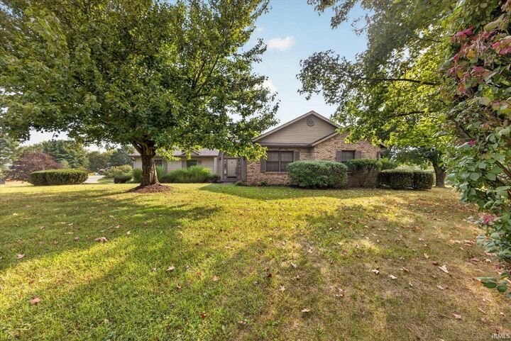 Property Photo:  2700 E Crabapple Circle  IN 47401 
