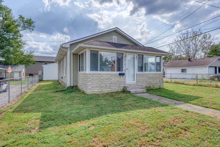 Property Photo:  315 E Oak Street  IN 47660 
