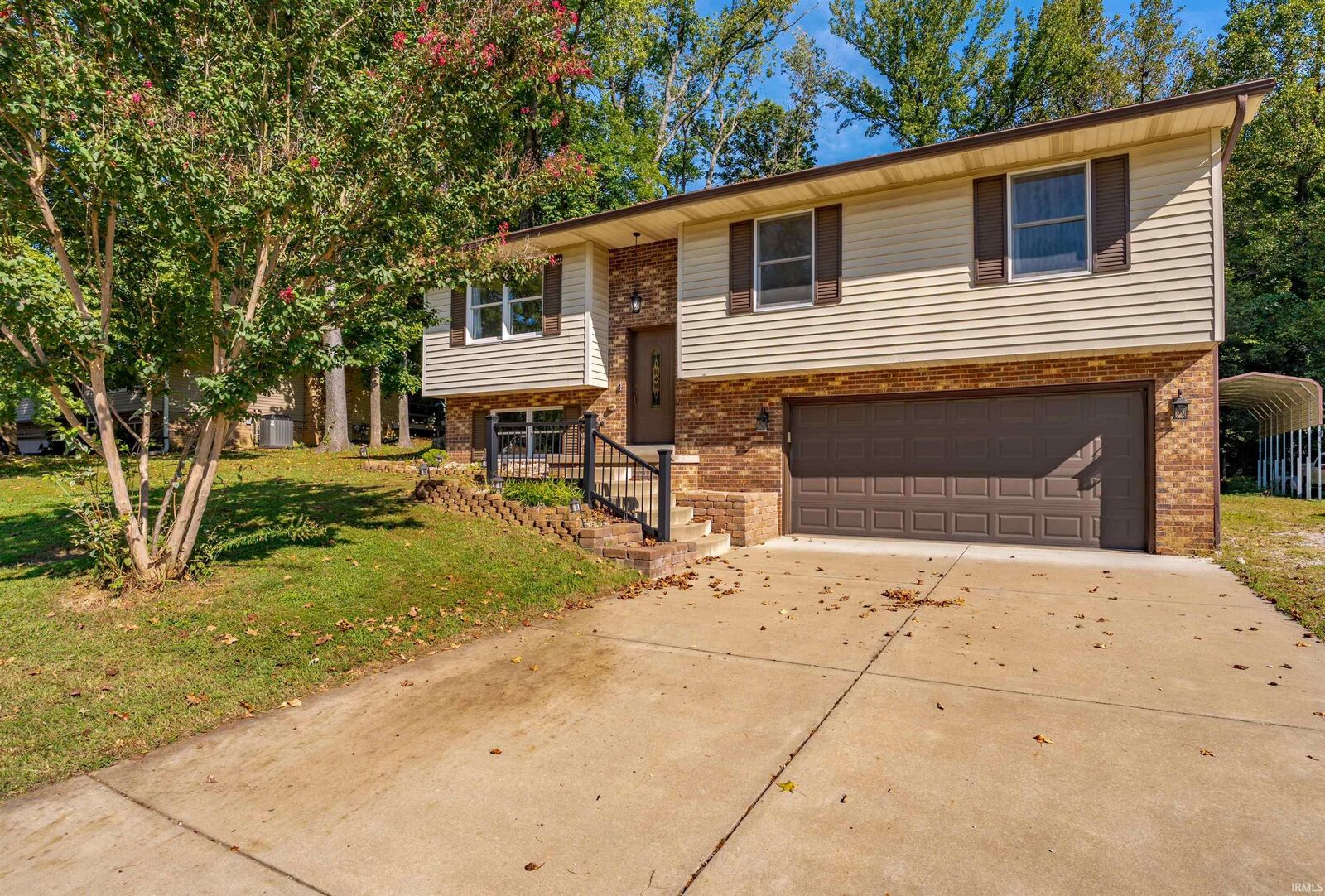 Property Photo:  1207 Westwood Hills Drive  IN 47720 