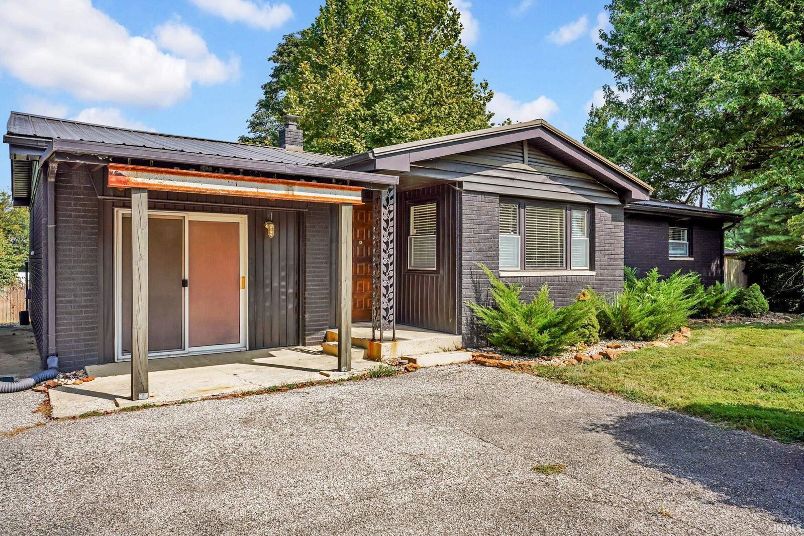 Property Photo: 4030 W Fleener Avenue IN 47403