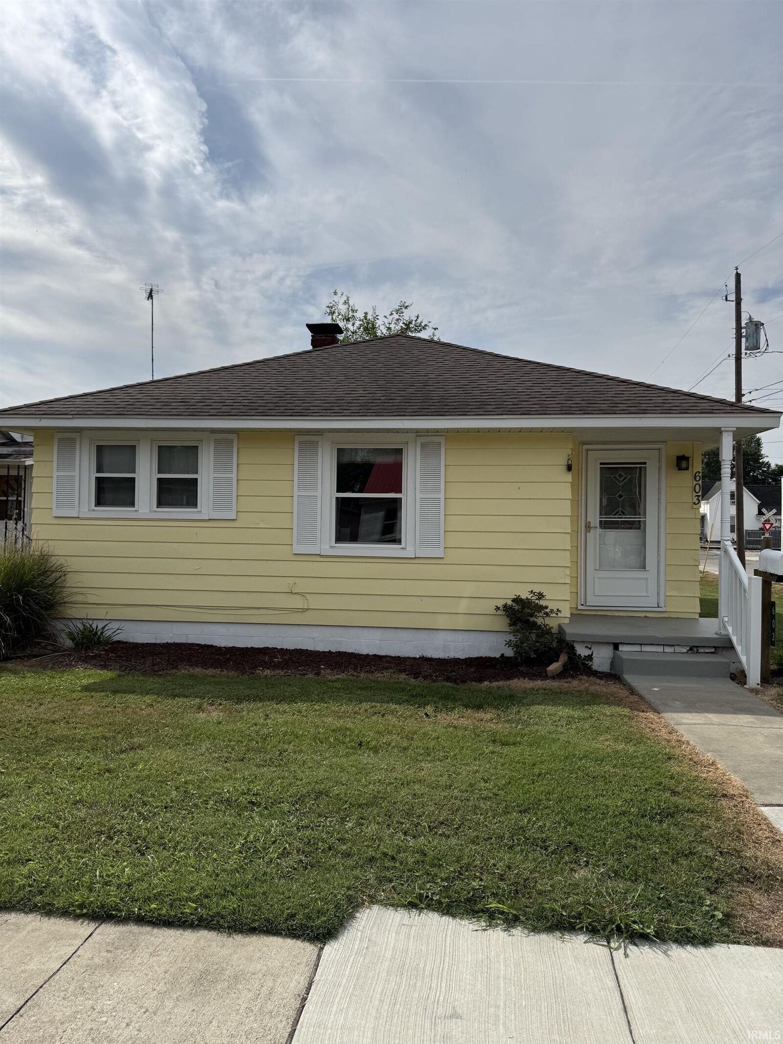 Property Photo:  603 E Cherry Street  IN 47601 