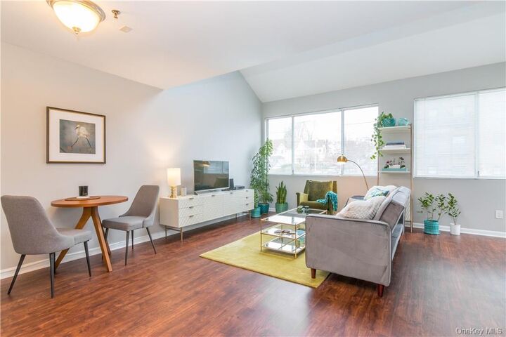Property Photo: 100 Chatterton Avenue 4 NY 10606
