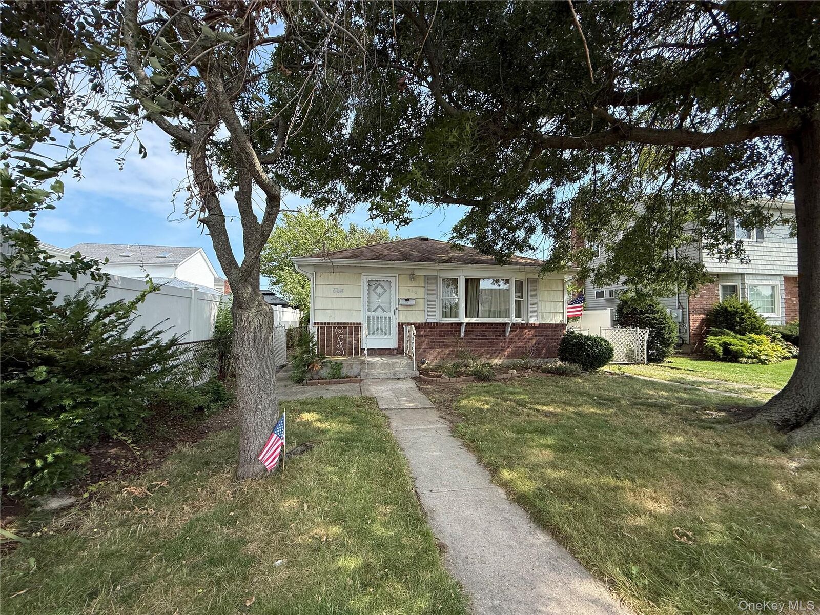 Property Photo:  260 8th Street  NY 11714 