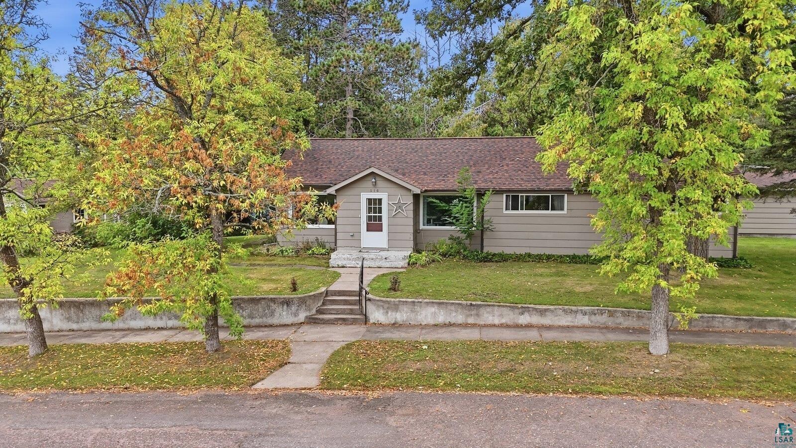 Property Photo:  516 Grove Ave  MN 55767 