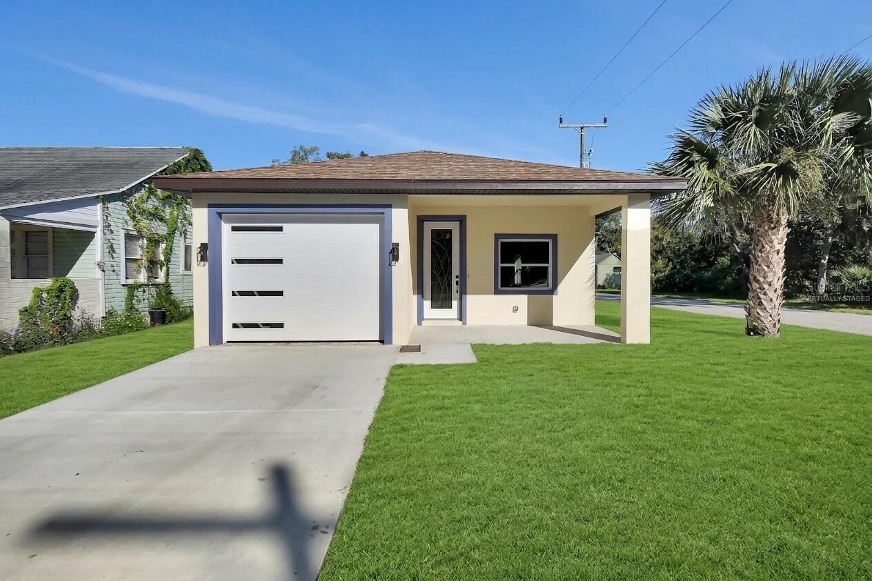 Property Photo: 700 Loomis Avenue FL 32114