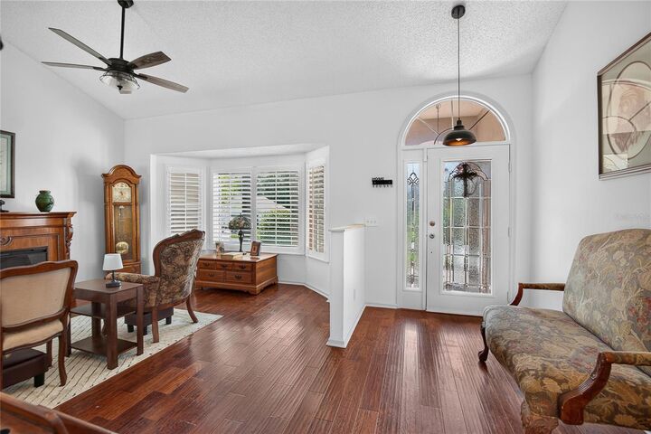 Property Photo:  2010 River Park Court  FL 33596 