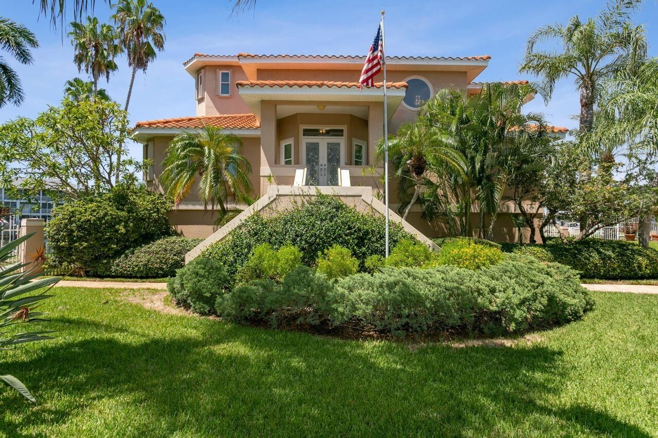 Property Photo:  205 6th Street E  FL 33715 