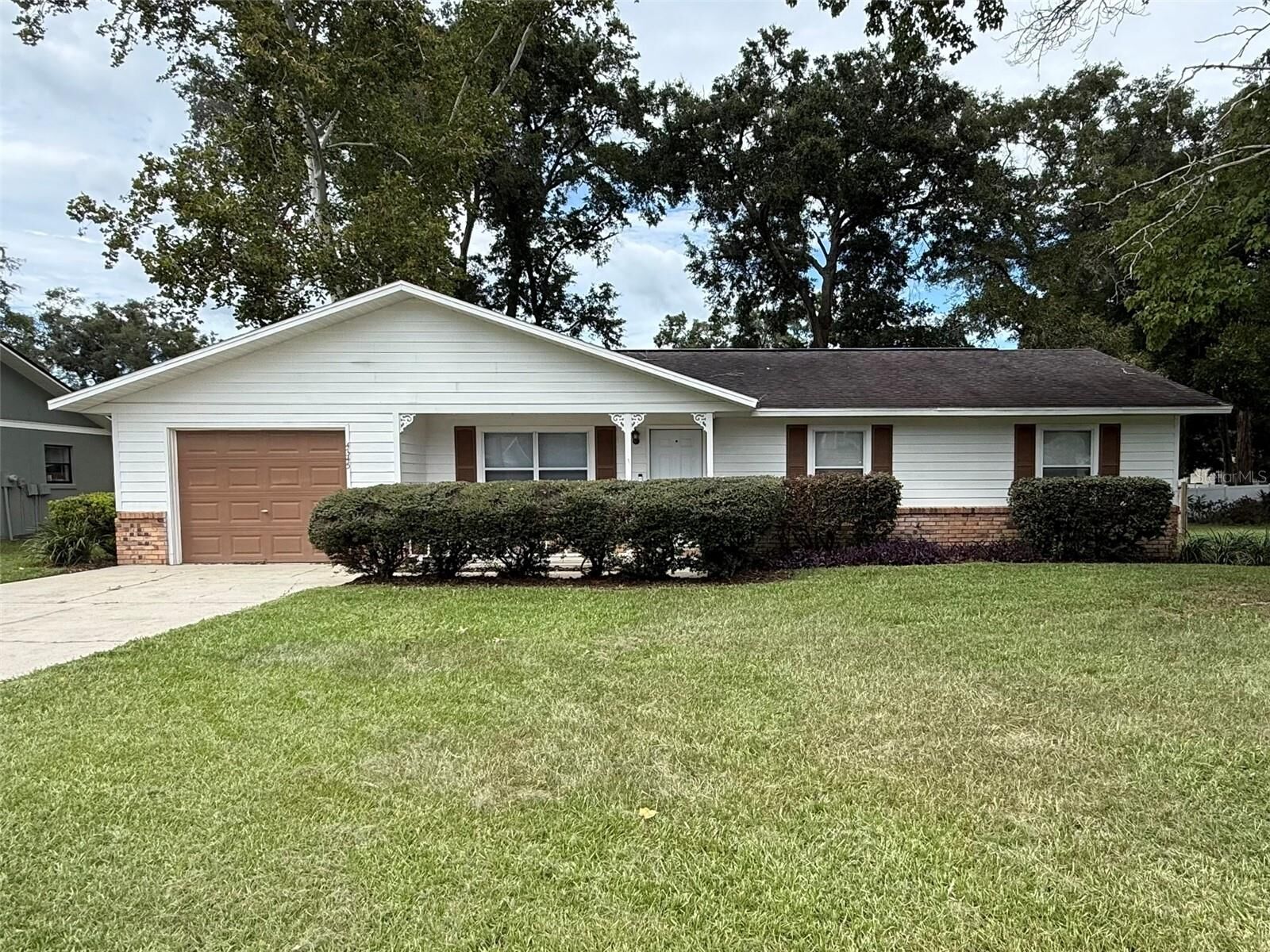 Property Photo:  4345 SE 59th Street  FL 34480 