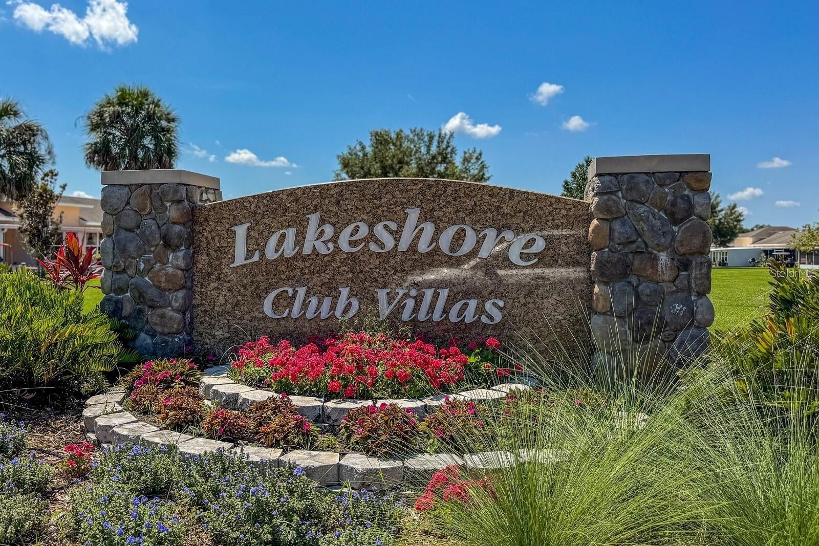 Property Photo:  605 Club Circle  FL 33854 