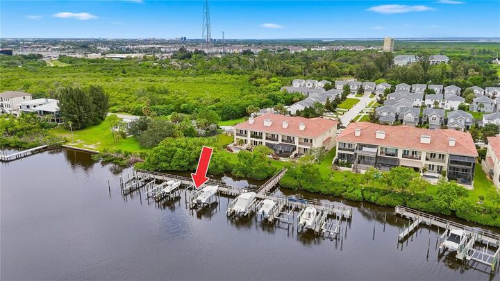 Property Photo:  1022 Paseo Del Rio NE 1022  FL 33702 