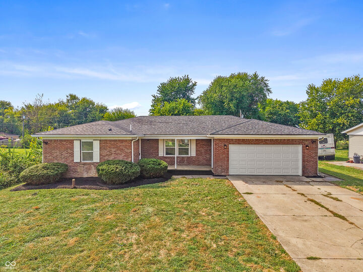 Property Photo: 7127 N Christopher Lane IN 46126