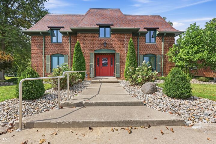 Property Photo: 961 Country Club Drive IN 47240