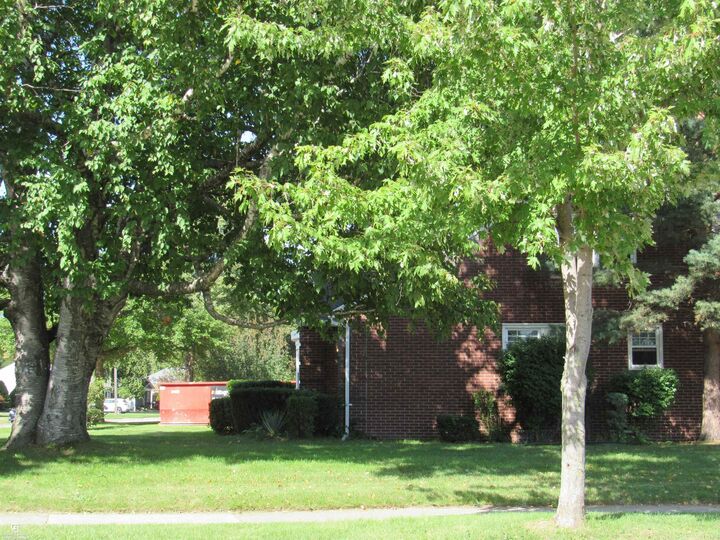 Property Photo:  1499 Wellesley Drive  MI 48043 