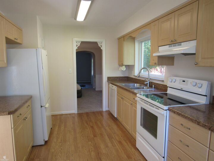 Property Photo:  1499 Wellesley Drive  MI 48043 