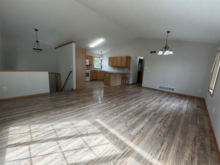 Property Photo:  122 Summit Drive  MI 49010-8627 