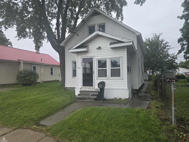 Property Photo: 2519 Vanness Street MI 48060