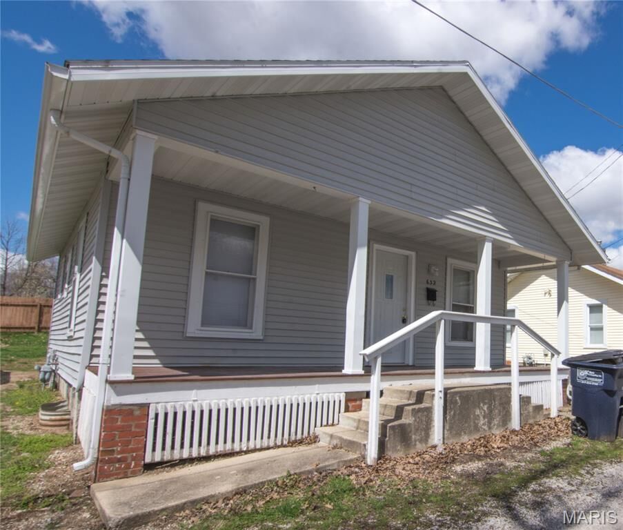 Property Photo:  632 Lakeview Drive  IL 62049 