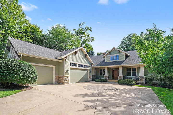 Property Photo: 4260 S Oak Pointe Court NE MI 49525