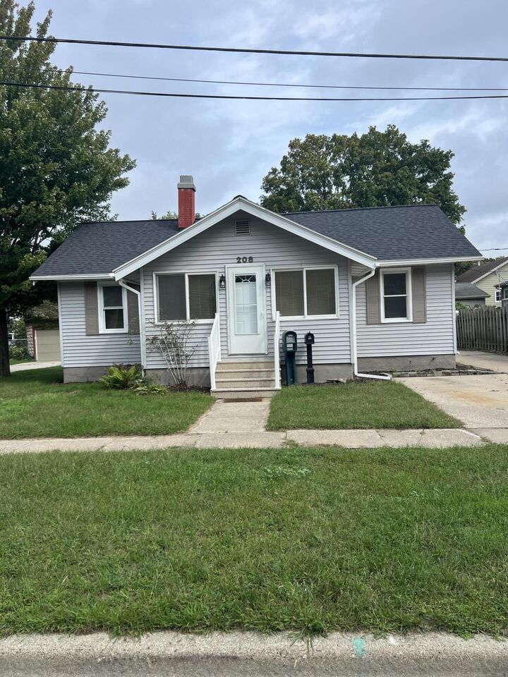 Property Photo: 208 N Jackson Street MI 49456