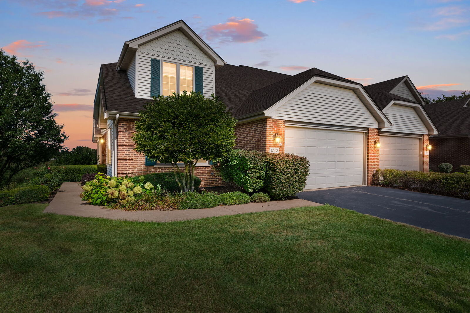 Property Photo:  12198 Oxford Court  IL 60439 