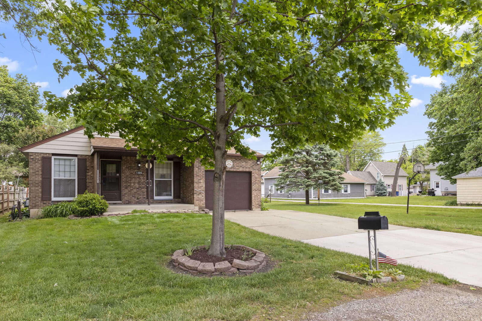 Property Photo:  1406 Kaskaskia Avenue  IL 60123 