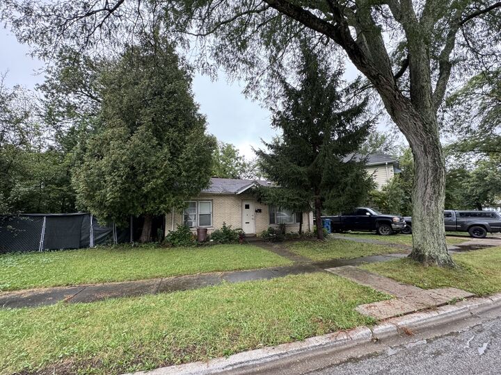 Property Photo:  1657 Buena Vista Circle  IL 60411 
