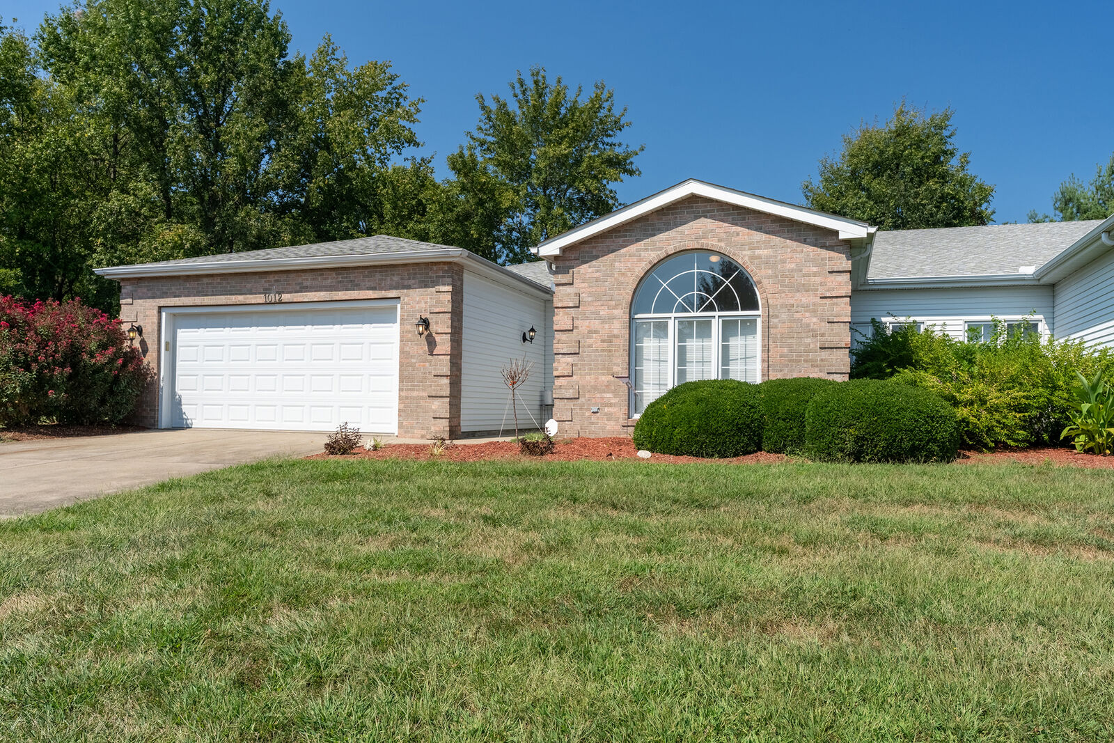 Property Photo: 1012 Villa Court IL 62901