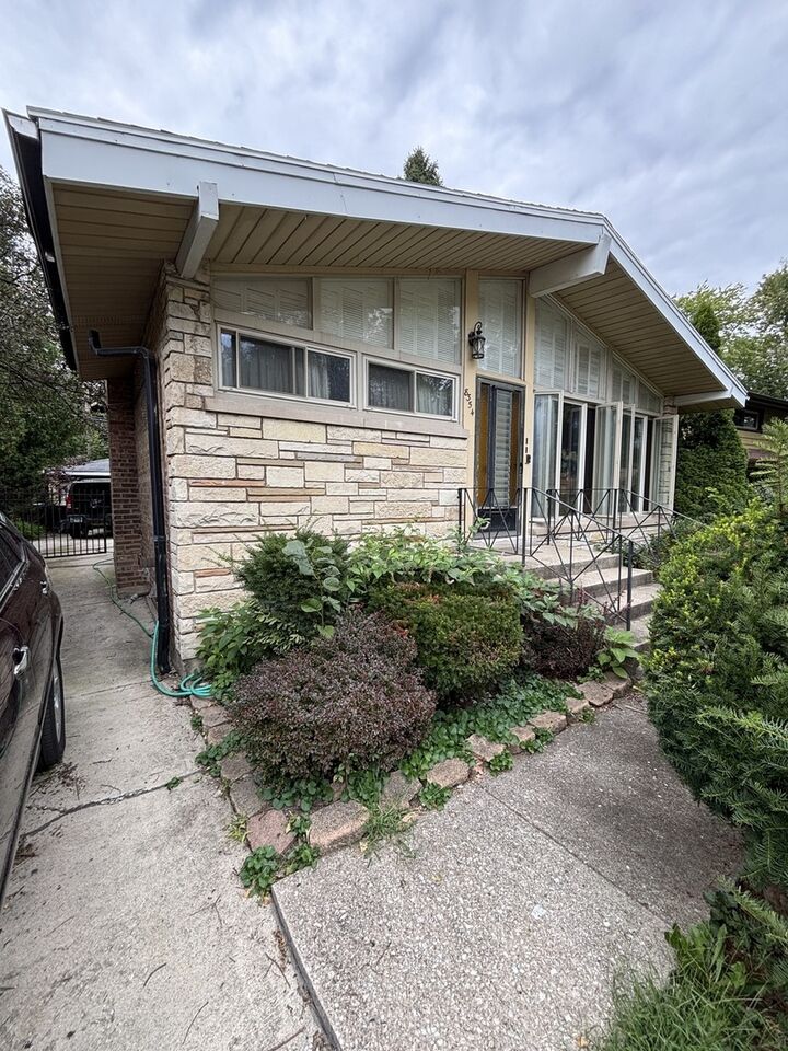 Property Photo: 8354 S Kimbark Avenue IL 60619