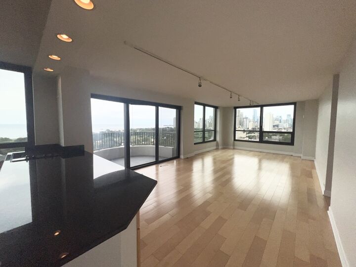 Property Photo: 2020 N Lincoln Park West 15G IL 60614