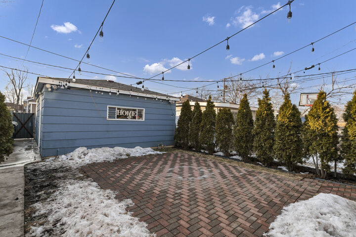 Property Photo: 1442 S 50th Court IL 60804