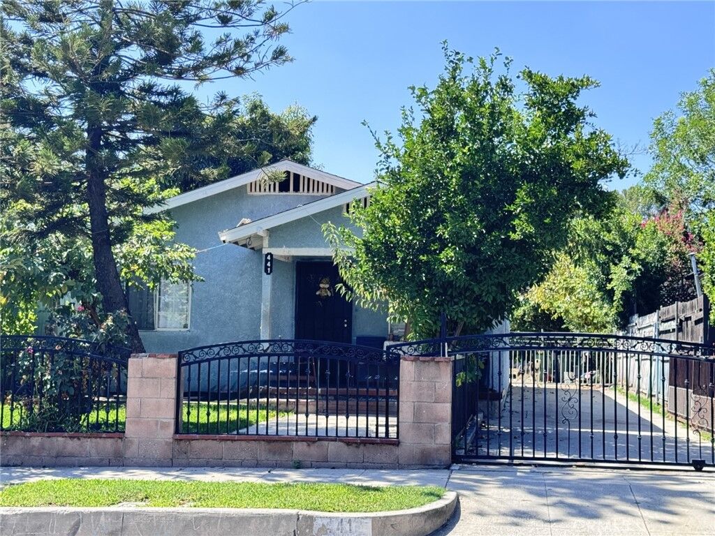 Property Photo:  441 N Mar Vista Avenue  CA 91106 