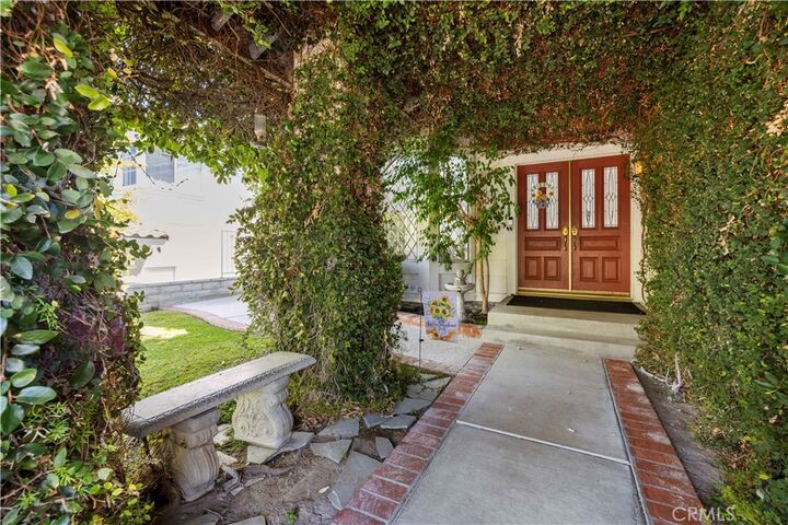 Property Photo:  29342 Hidden Oak  CA 91387 