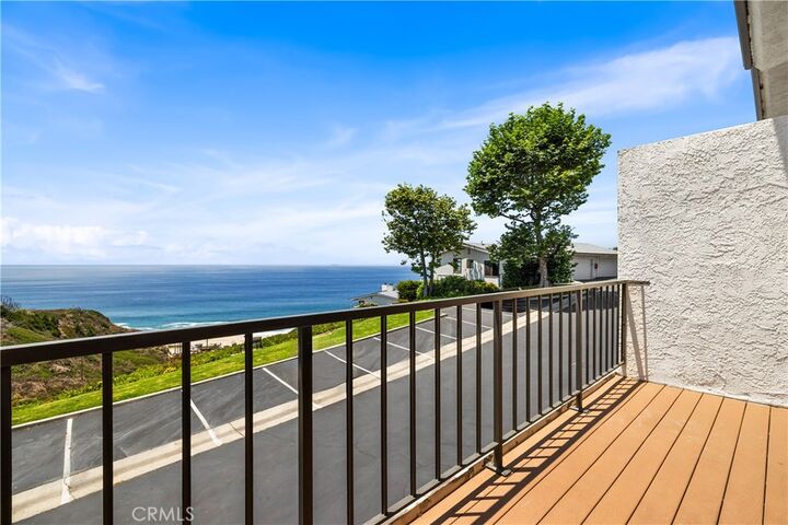 Property Photo:  6824 Las Olas  CA 90265 