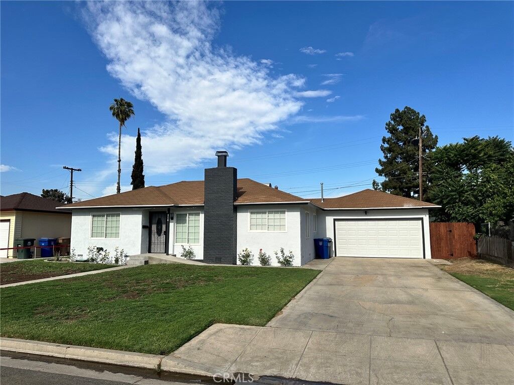Property Photo:  716 Cherokee  CA 93309 