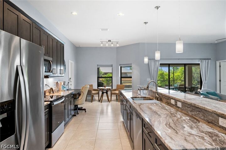 Property Photo: 534 SE 1st Terrace FL 33990