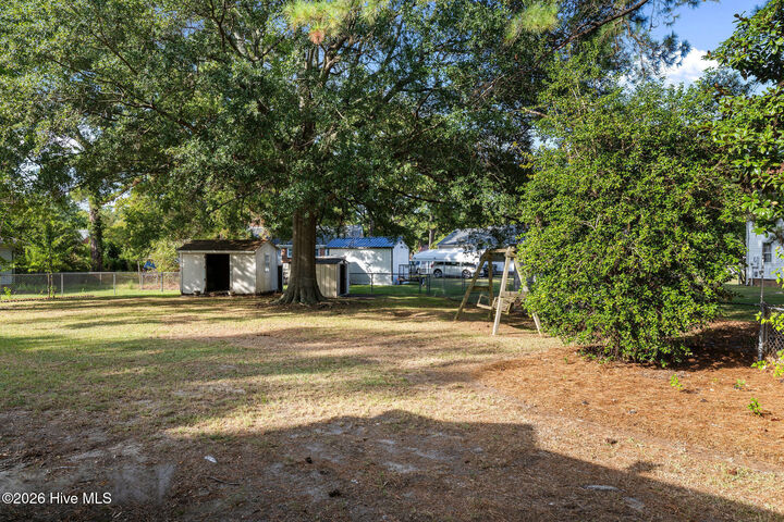 Property Photo: 1216 Woodford Court NC 27530