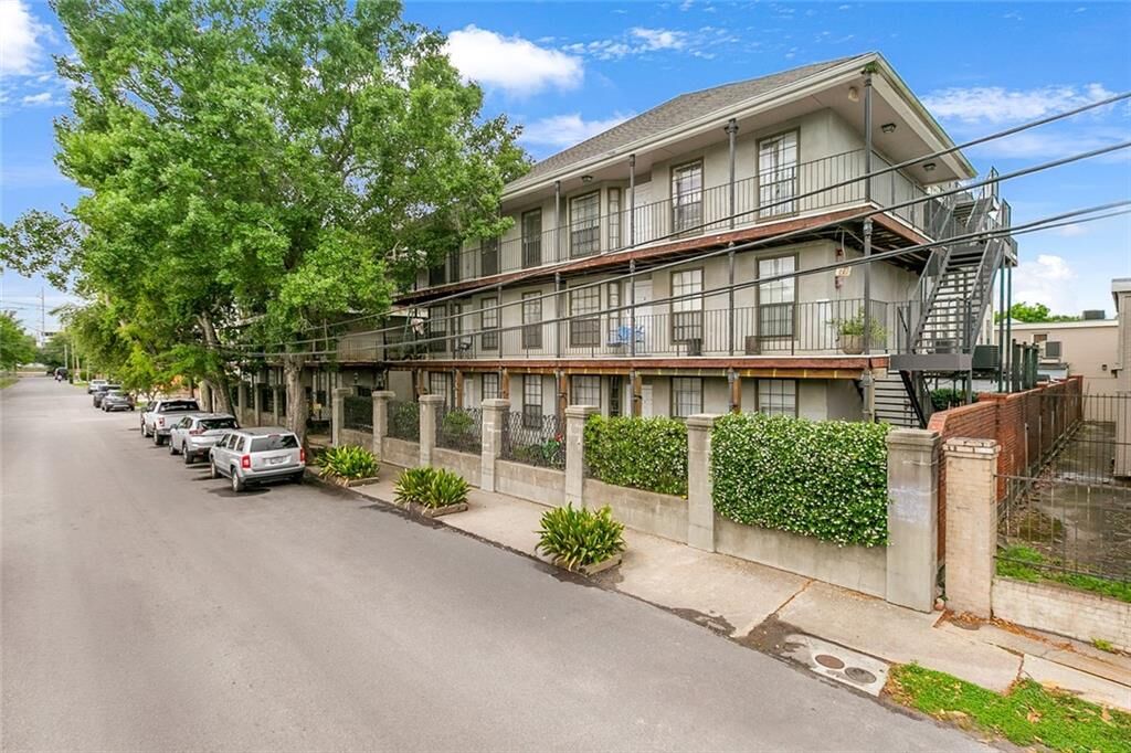 Property Photo:  248 Cherokee Street 22  LA 70118 