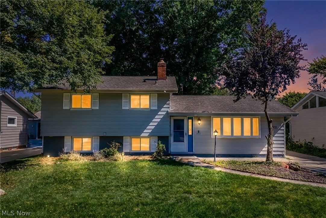 Property Photo:  1201 Giesse Drive  OH 44124 