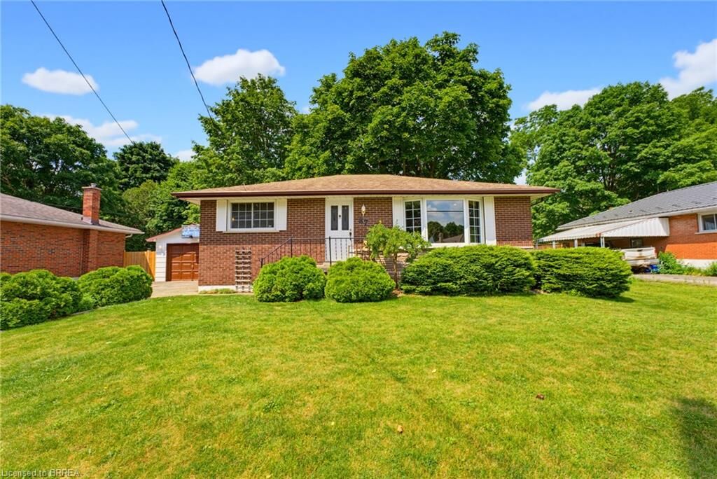 Property Photo:  87 Ball Street  ON N3L 1X7 