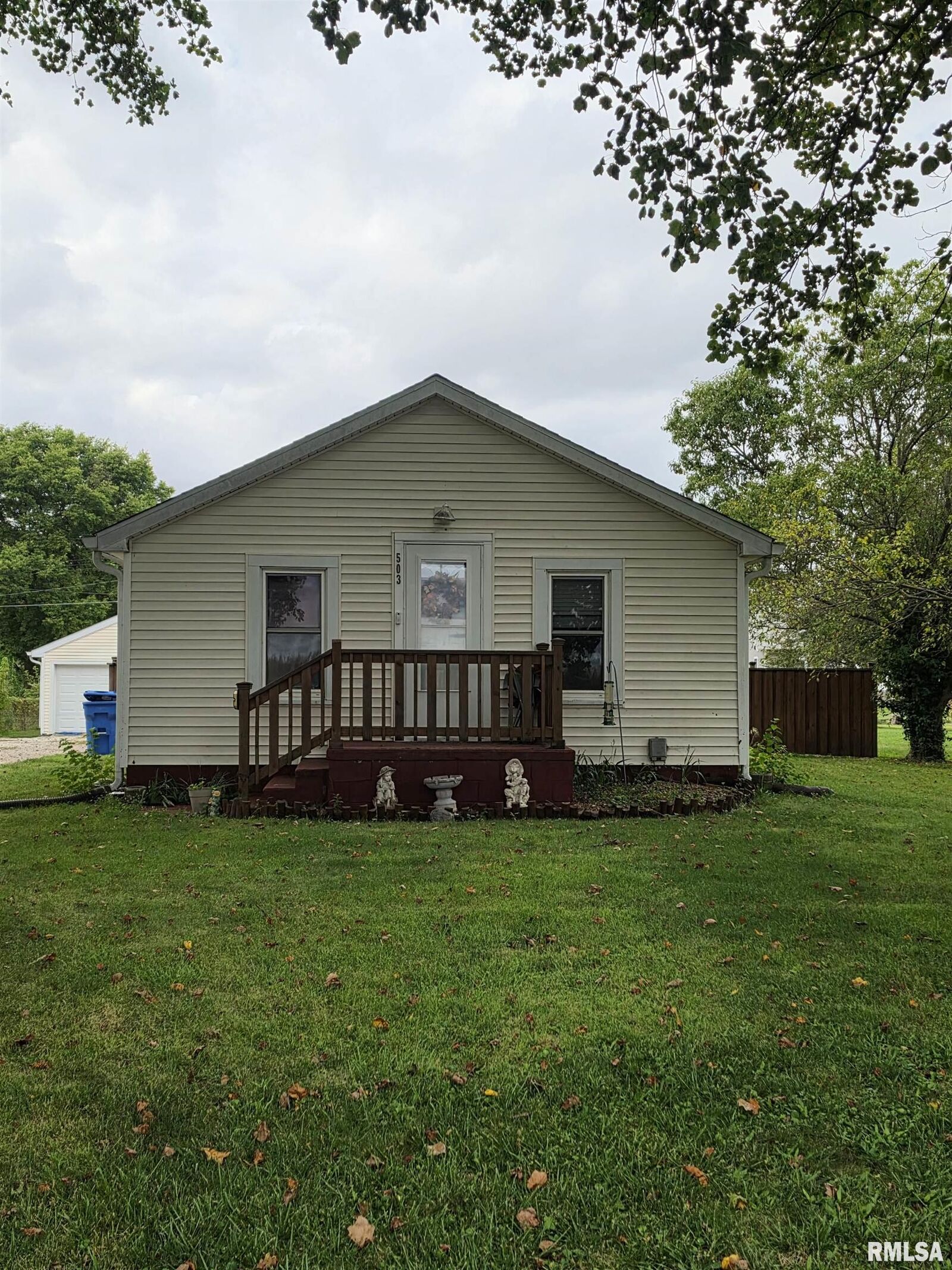 Property Photo:  503 S Elm Street  IL 62688 