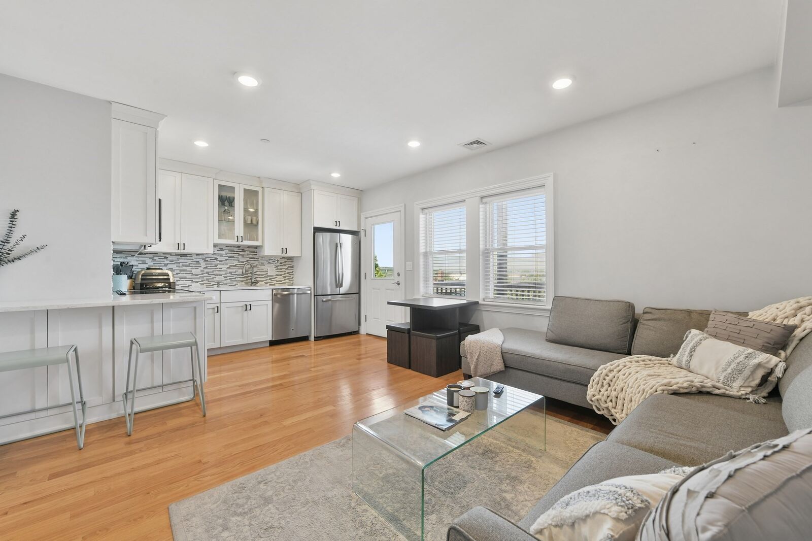 Property Photo:  214-216 E Eagle St 5A  MA 02128 