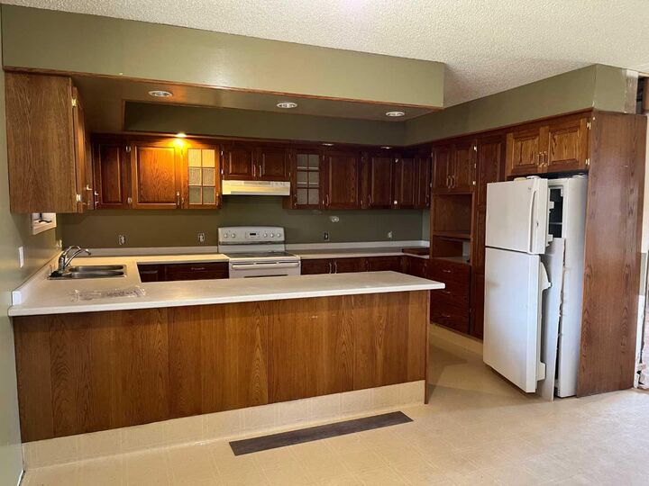 Property Photo:  310E 300 N  AB T0K 2S0 