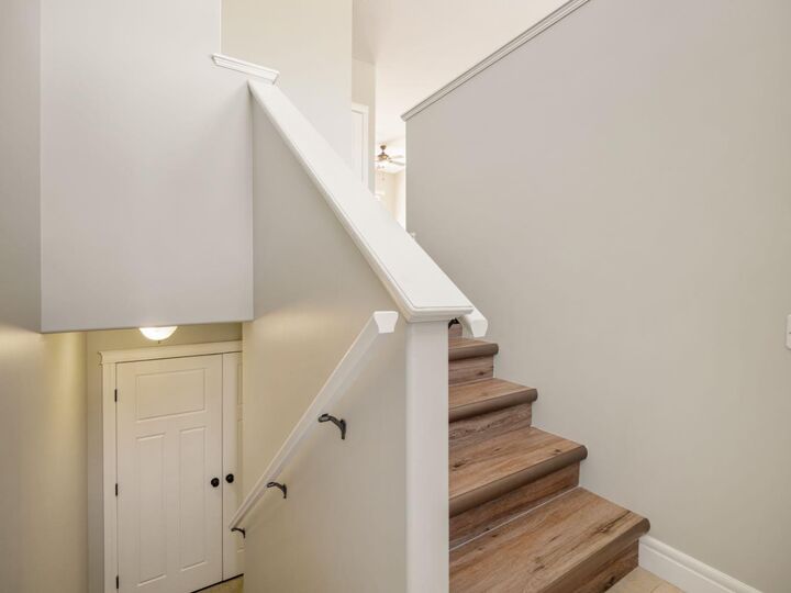 Property Photo:  885 Mount Sundance Manor W  AB T1J 1X7 