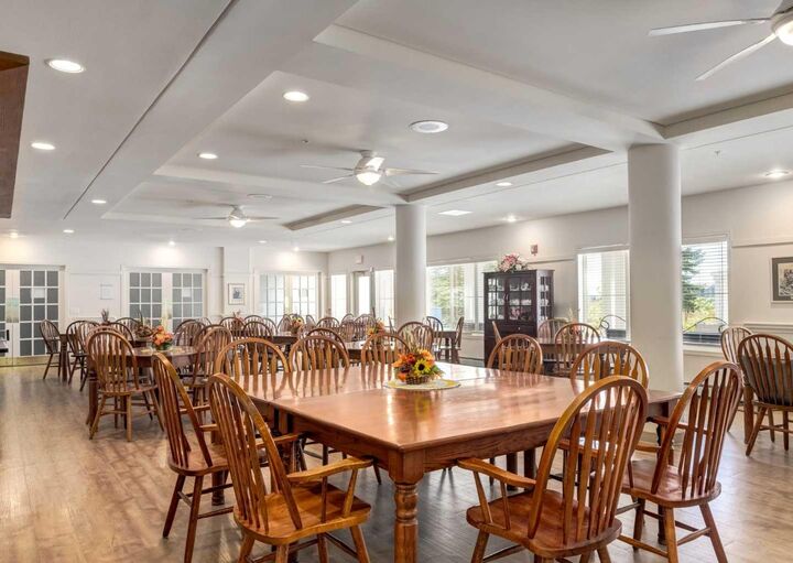 Property Photo:  305 1 Avenue NW 101  AB T4B 2M5 