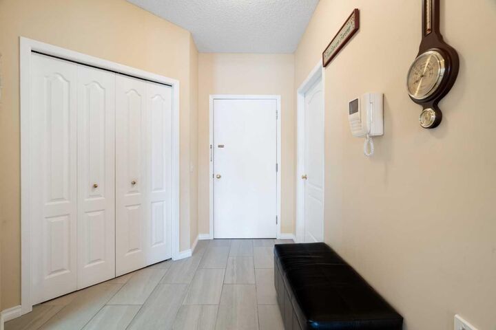 Property Photo:  2107 Patterson View SW  AB T3H 3J9 