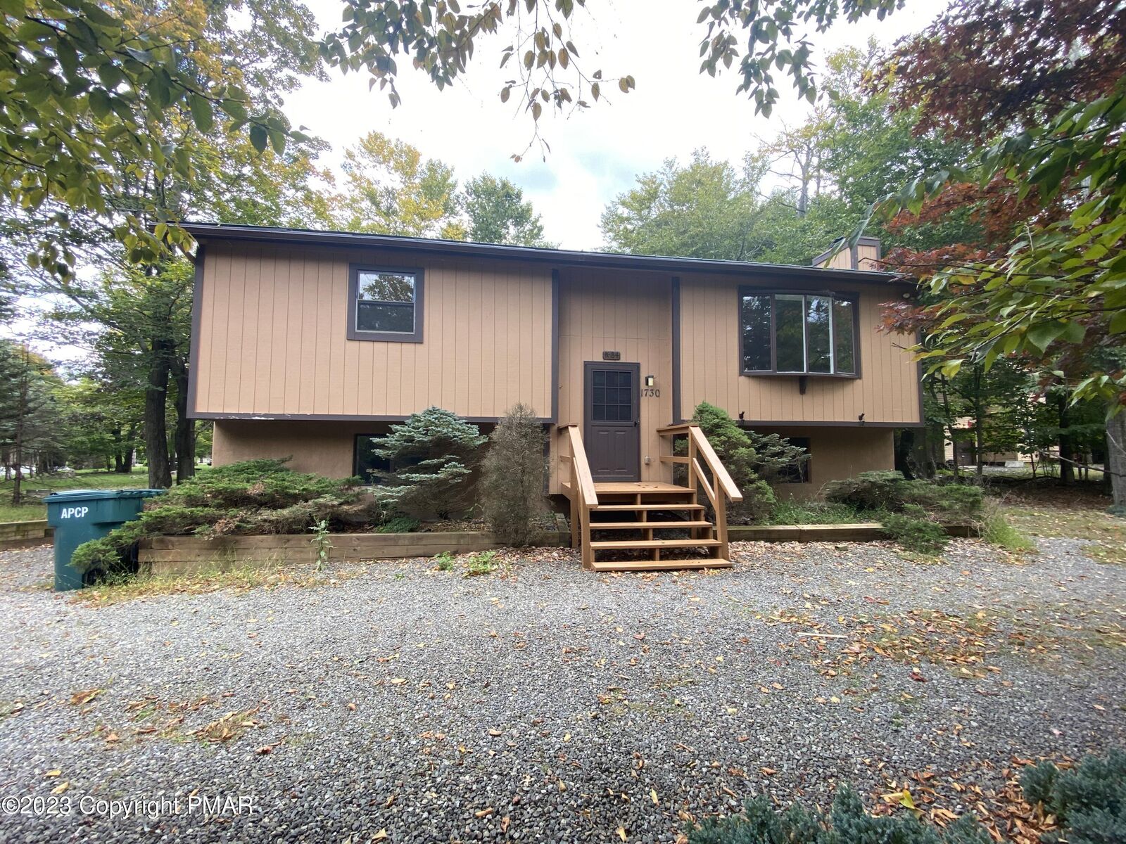 Property Photo:  1730 Rolling Hills Drive  PA 18466 